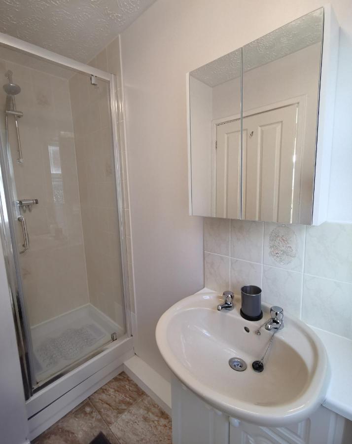 Emerald House - Spacious 3 Bed House With Ensuite Parking Gardens And Netflix 레밍톤 외부 사진