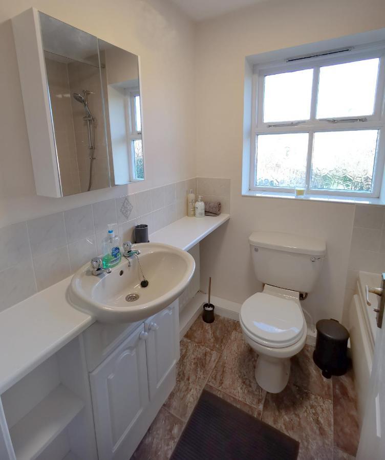 Emerald House - Spacious 3 Bed House With Ensuite Parking Gardens And Netflix 레밍톤 외부 사진