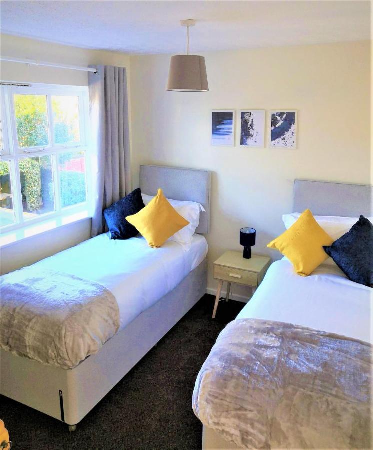Emerald House - Spacious 3 Bed House With Ensuite Parking Gardens And Netflix 레밍톤 외부 사진