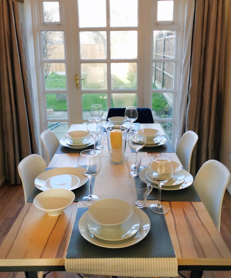 Emerald House - Spacious 3 Bed House With Ensuite Parking Gardens And Netflix 레밍톤 외부 사진